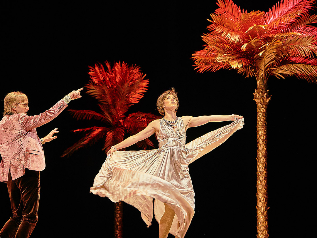 Annika Meier in «Ballroom Schmitz» am Berliner Ensemble, Foto: Matthias Horn
