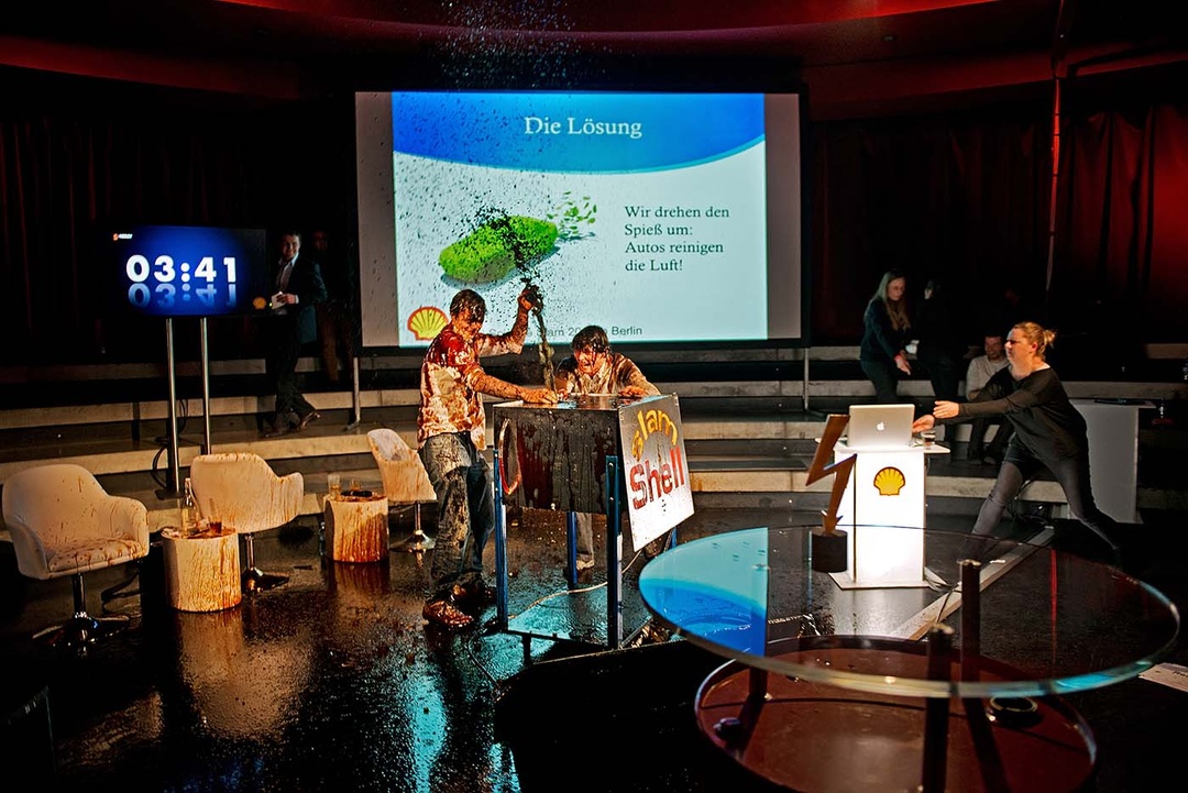 Das Peng!-Kollektiv (hier die Produktion «Slam Shell») steht im Fokus der AfD, Foto: Peng!-Kollektiv