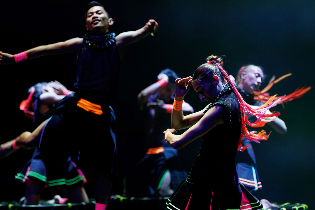 *The FireWorks Project*: *Bolero +* by Andonis Foniadakis, Gauthier Dance, Dance Company and Gauthier Dance Juniors, Theaterhaus Stuttgart, 2025; photo and background: Jeanette Bak