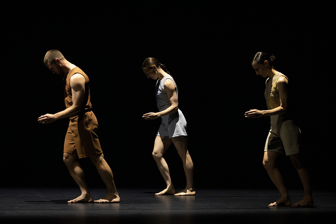 *A Suite of Dances* by Noa Eshkol; photo: Jubal Battisti