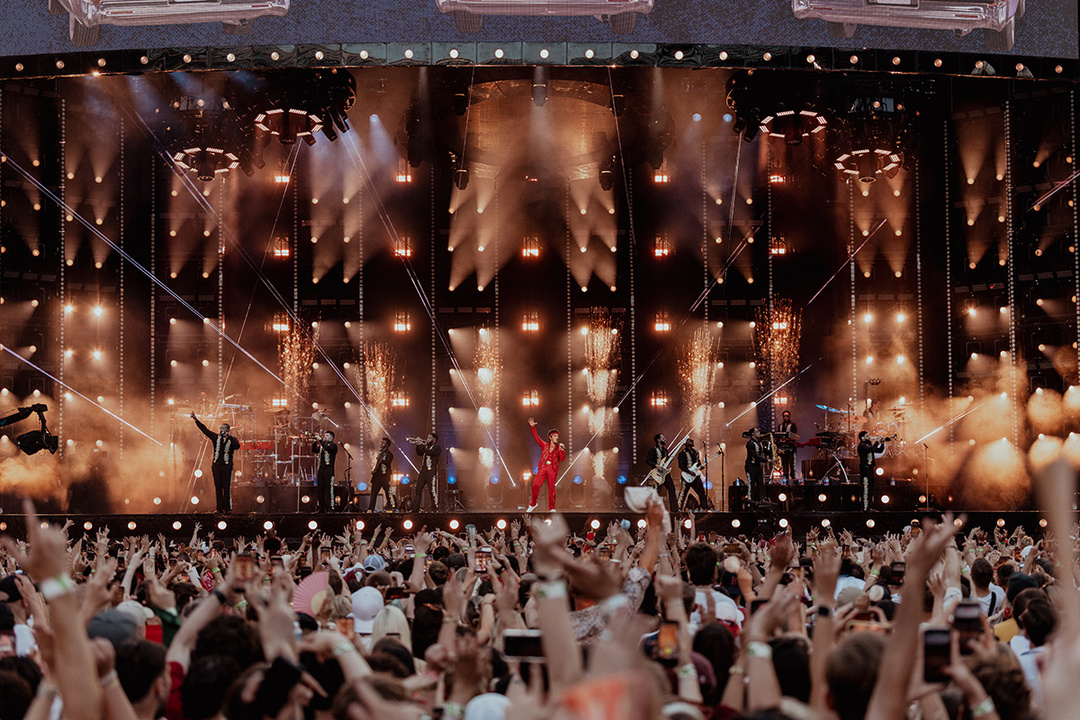 Bruno Mars at the Olympiastadion Berlin, June 2026; photo and background: Daniel Ramos