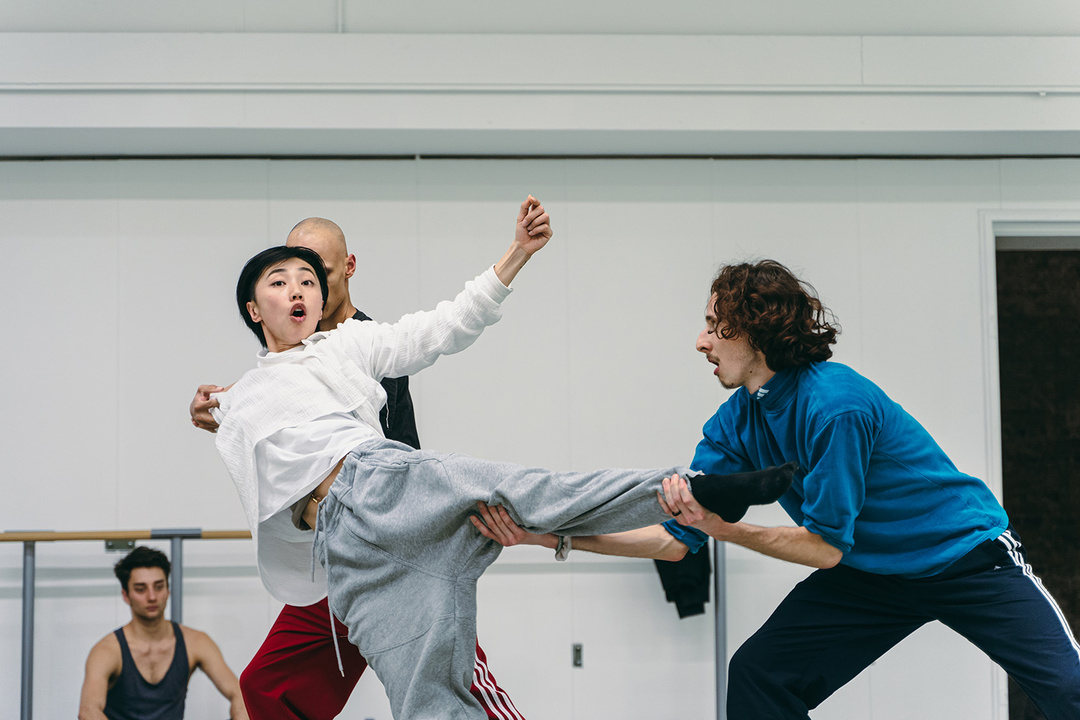 During rehearsals for *Timeless*, Hessian State Ballet; photo and background: Tatsuki Takada