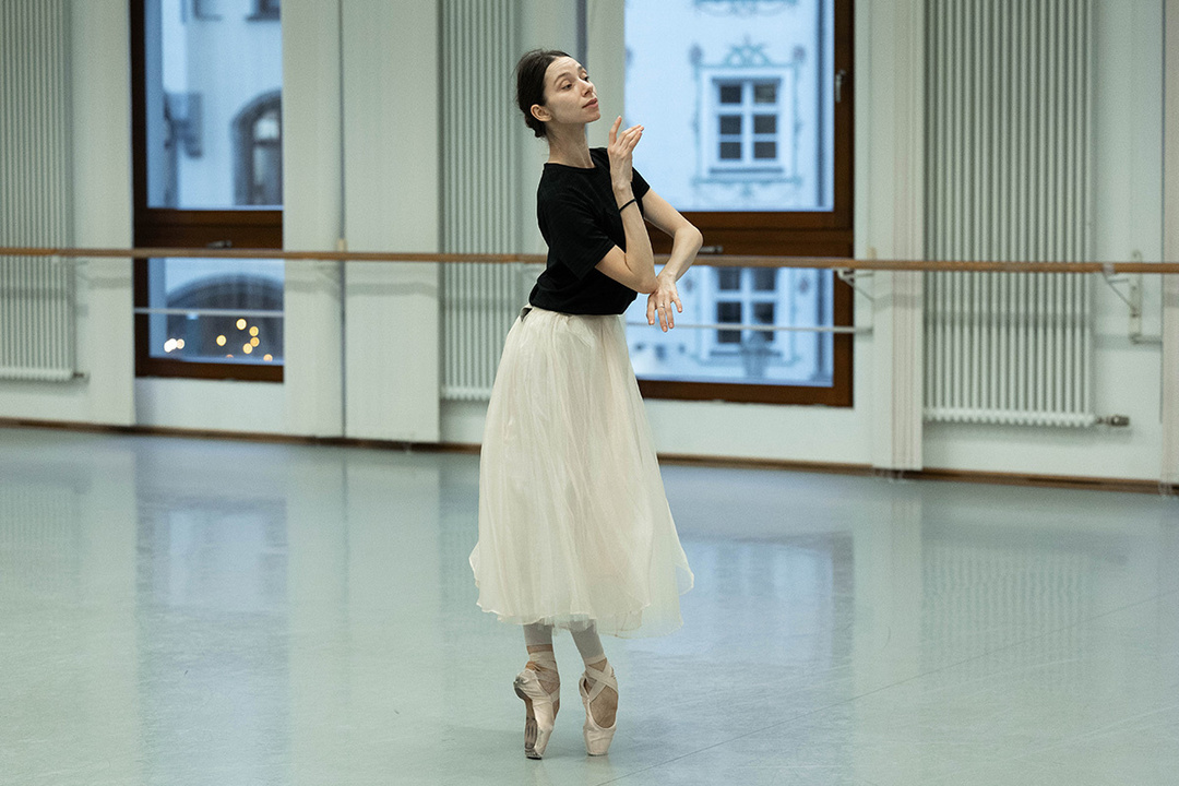 Rehearsal for *La Sylphide*; photo: Katja Lotter