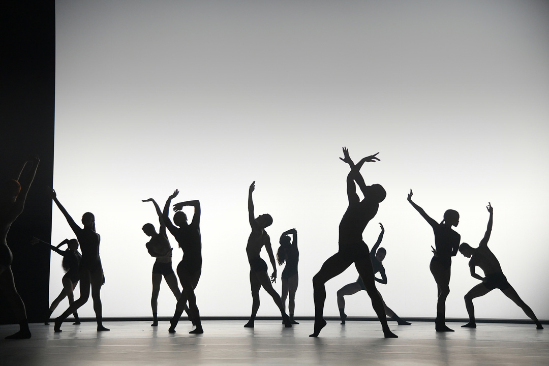 *Emotions of Dance* by Alex Kros; photos and background: Heiko Sandelmann