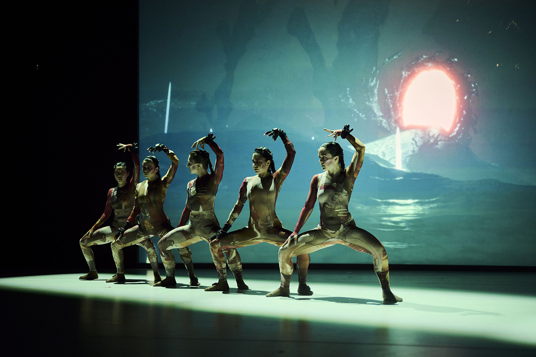 *The Ghost in the Glitch* by Brig Huezo, ensemble, Oper Köln; photo: Nathan Ishar / studio pramudiya