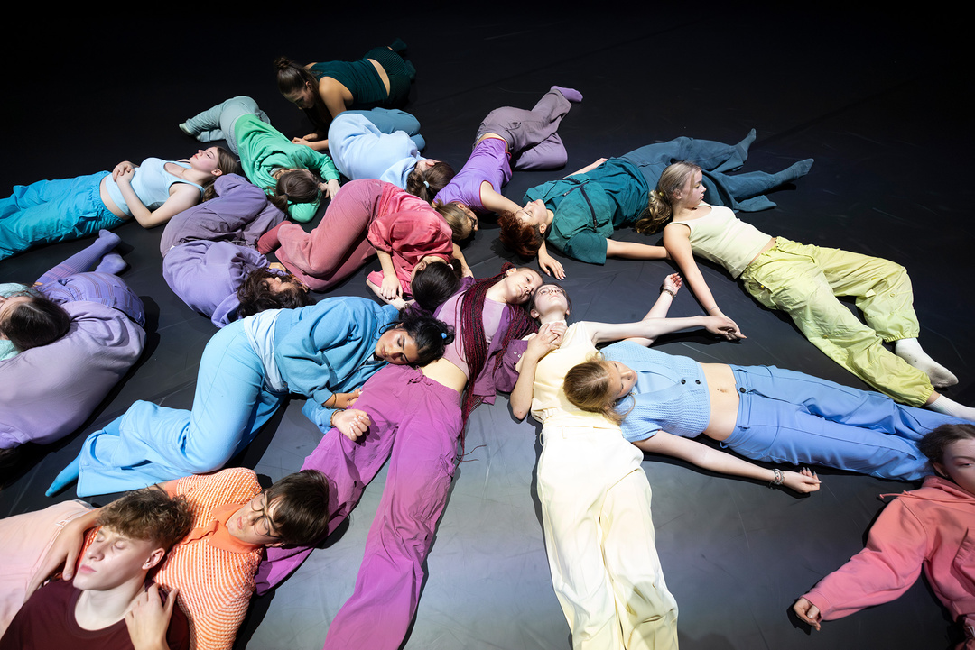 *Fühler* at Junges SchauSpielHaus; photo and background: Sinje Hasheider