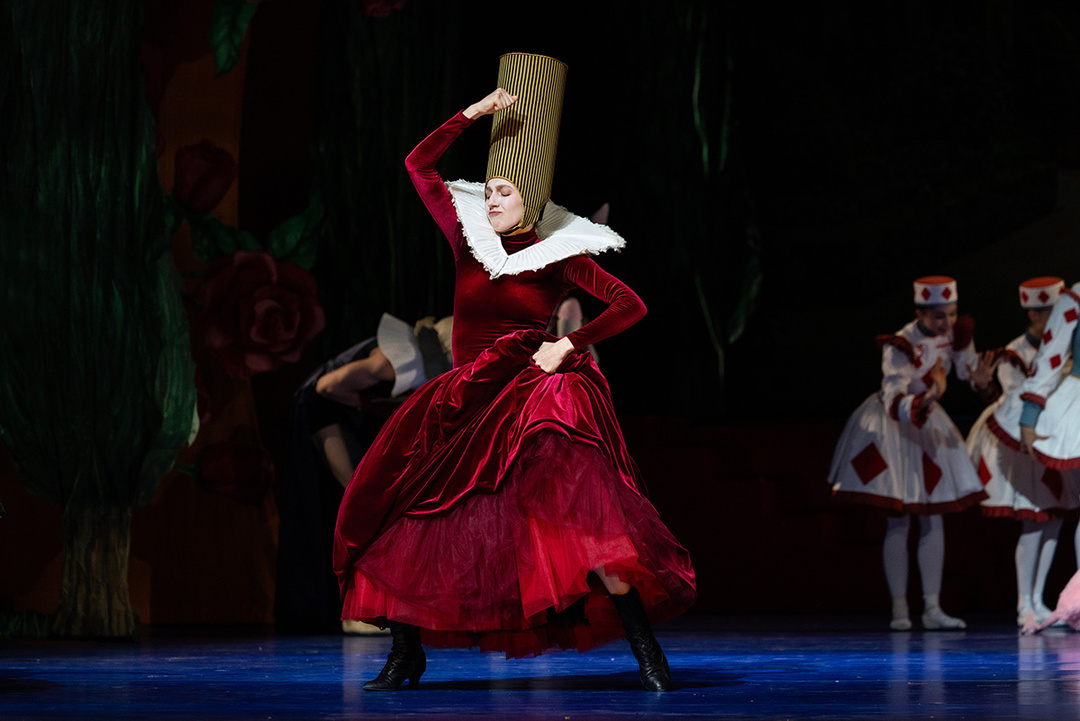 *Wunderland* by Alexei Ratmansky, Hamburg Ballet; photo: Kiran West