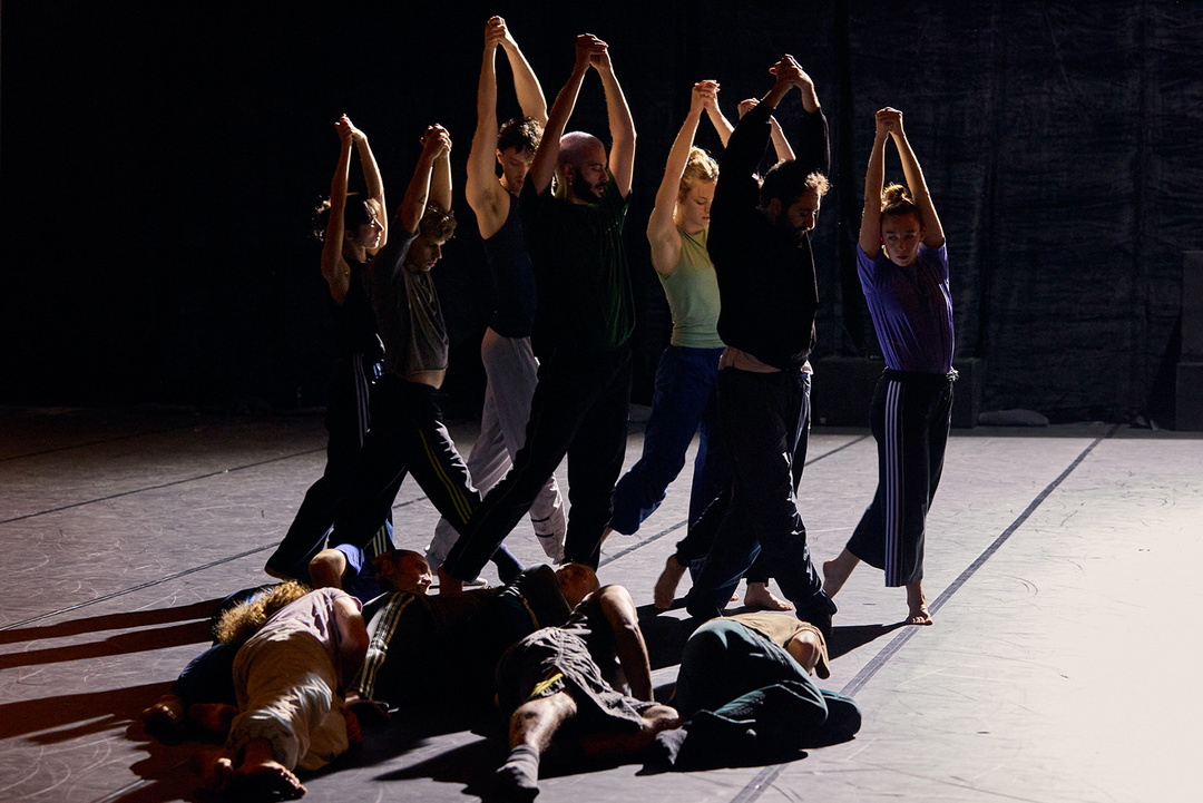 Dancers of the Dresden Frankfurt Dance Company in *Abschied* by Emanuel Gat; photo: Dominik Mentzos