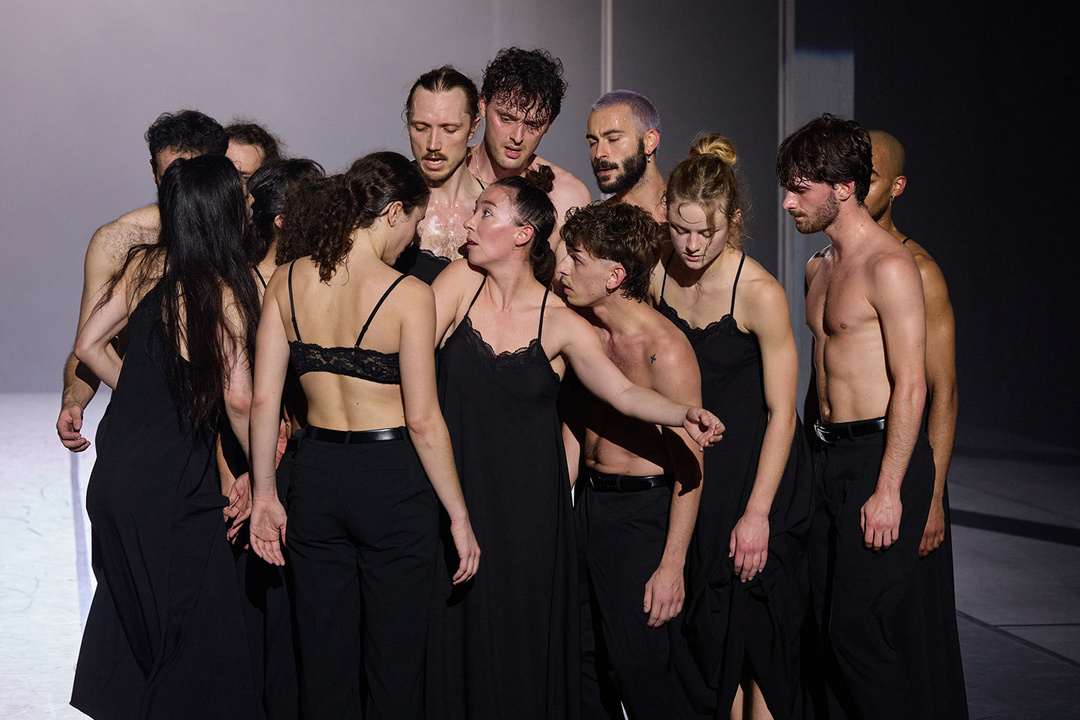 Dancers of the Dresden Frankfurt Dance Company in *Abschied* by Emanuel Gat; photo: Dominik Mentzos