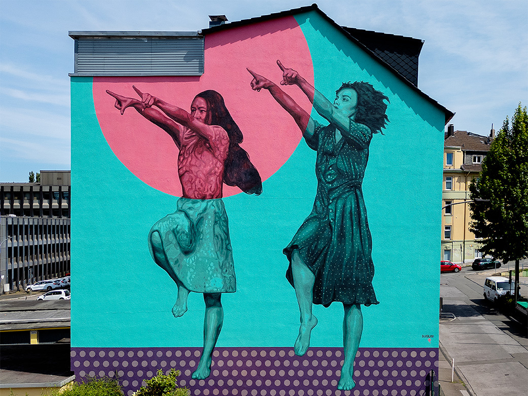 *Palermo Palermo* by Pina Bausch as an urban art mural by the artist Andrea Buglisi at Elberfelder Straße 23 as part of "Wuppertal tanzt" in honor of the choreographer in public space; photo: Andrea Buglisi