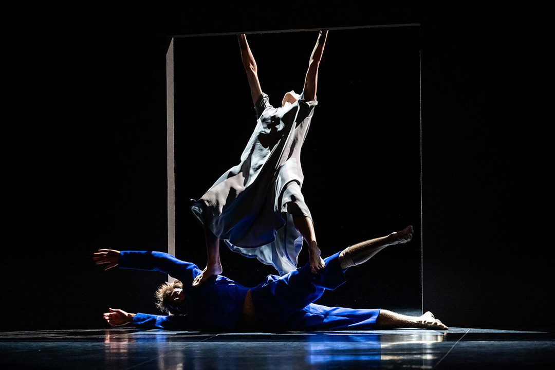 *Solo for Two* by Mats Ek; photo: Julien Benhamou