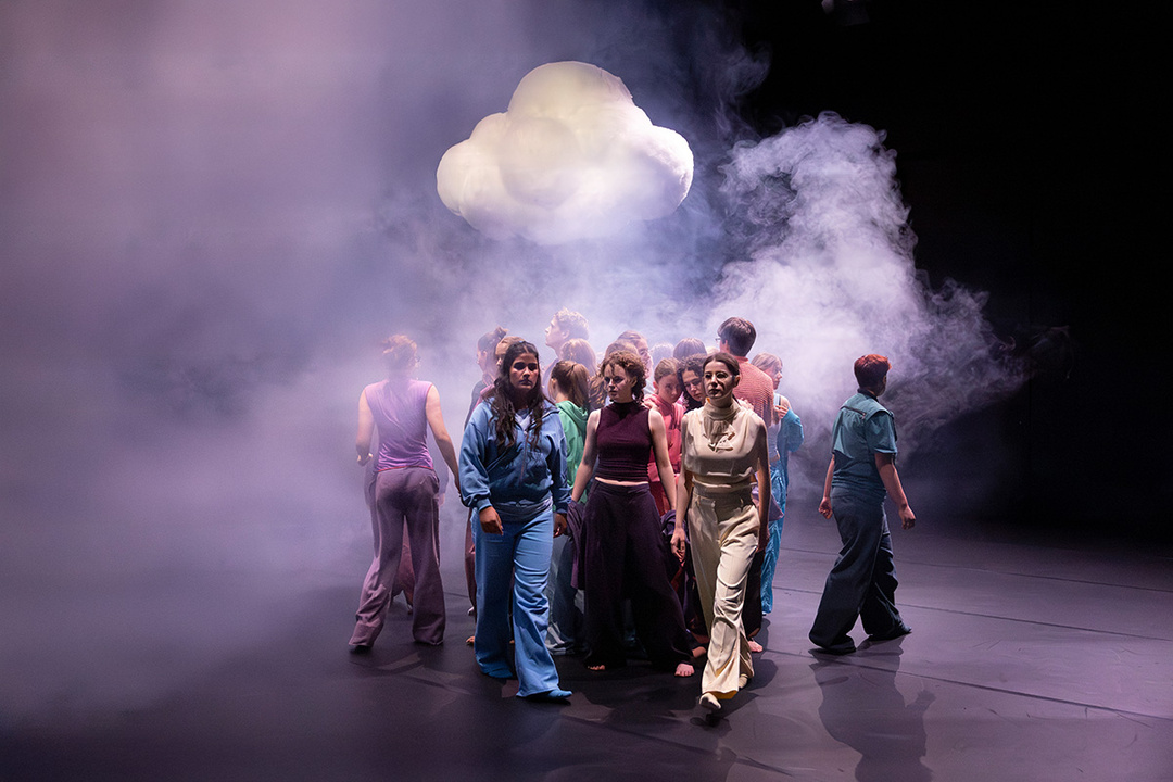 *Fühler* at Junges SchauSpielHaus; photo and background: Sinje Hasheider