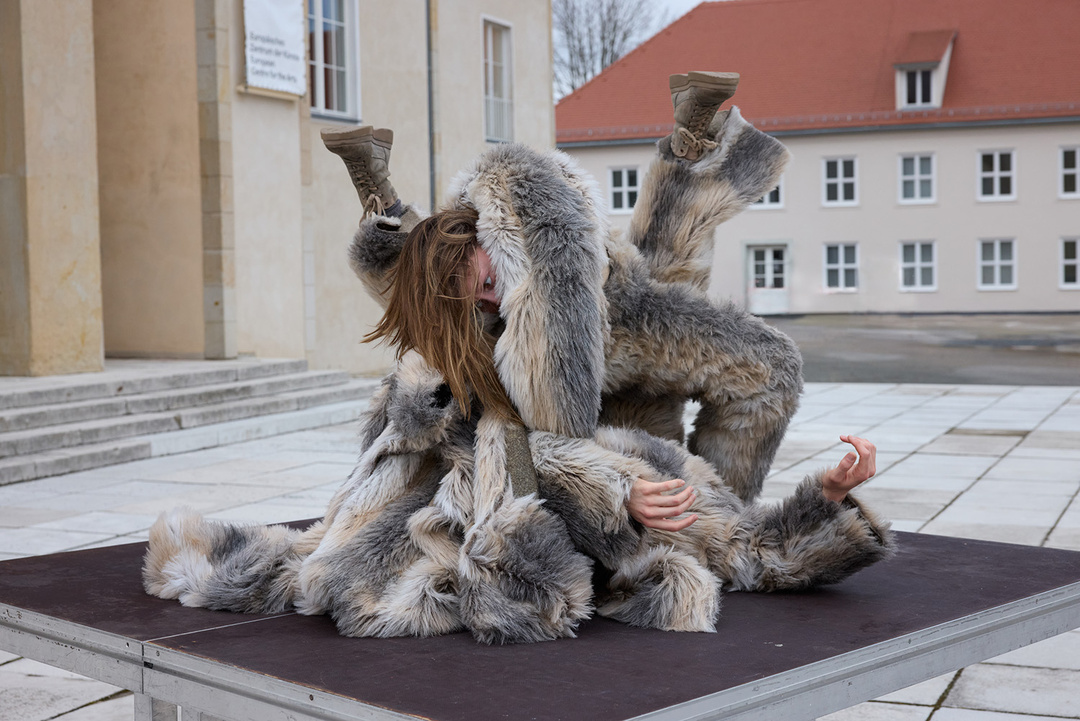 Noémie Larcheveque, Todd Baker in *A Land Within*; photo: Dominik Mentzos
