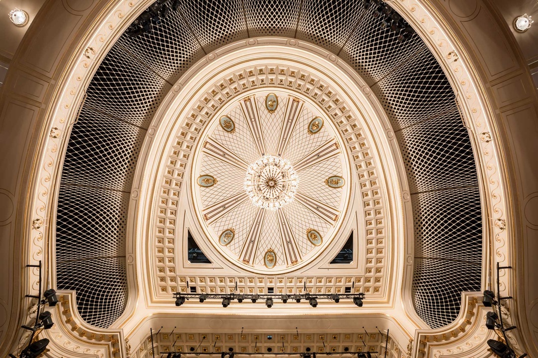Die neue erhöhte Decke der Staatsoper Unter den Linden, Foto: Gordon Welters