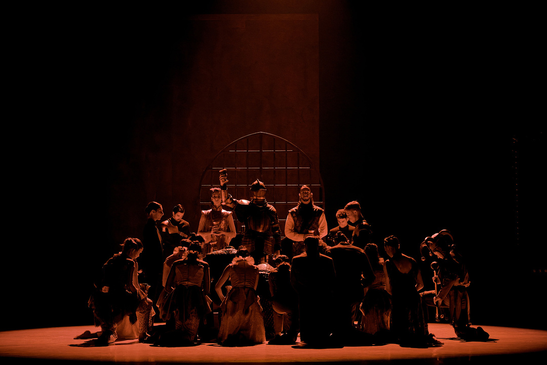 *Hamlet* by Bryan Arias, Ballet de l'Opéra national du Rhin; photo and background: Agathe Poupeney