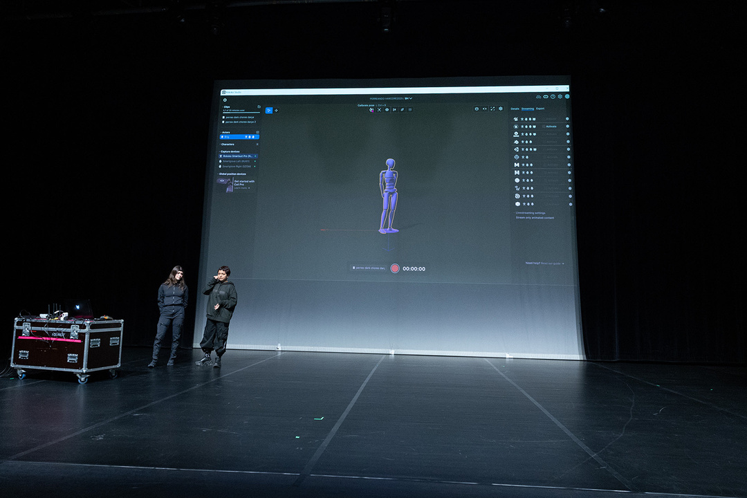 Brig Huezo with dancer Darya Myasnikova during the research process for *Glitchcore Wounds: A Digital Dance Tragedy*; photos: Robin Junicke