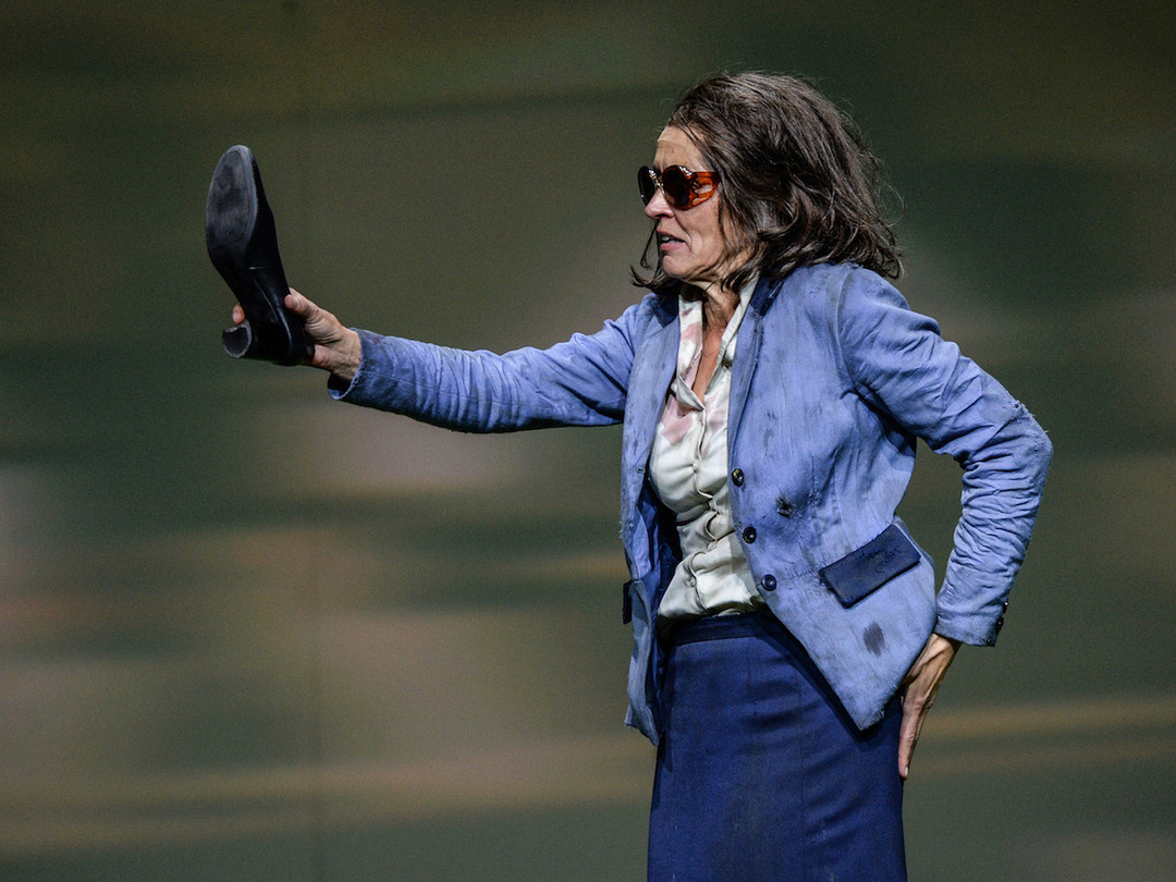 Ulrike Folkerts in «Für immer schön (UA)» am Nationaltheater Mannheim. Foto: Theater/Hans Jörg Michel