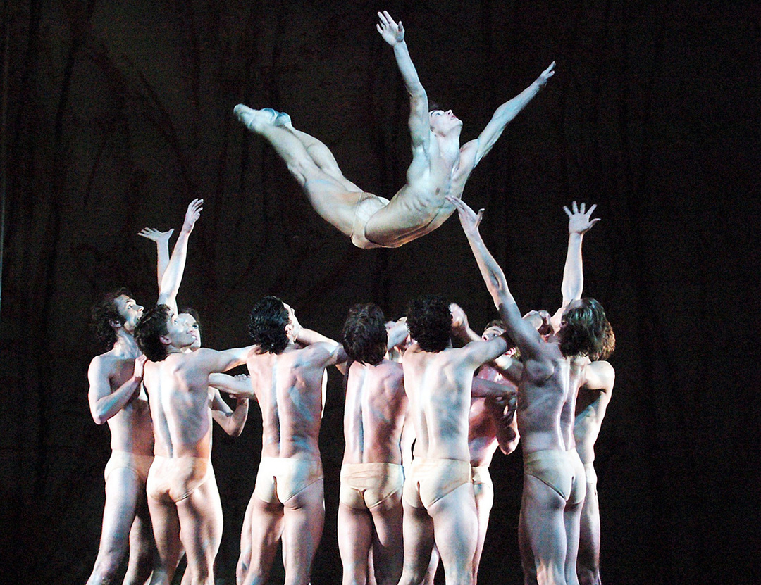 *Le Sacre du printemps*, Stuttgarter Ballett, 2006; photo: Stuttgarter Ballett