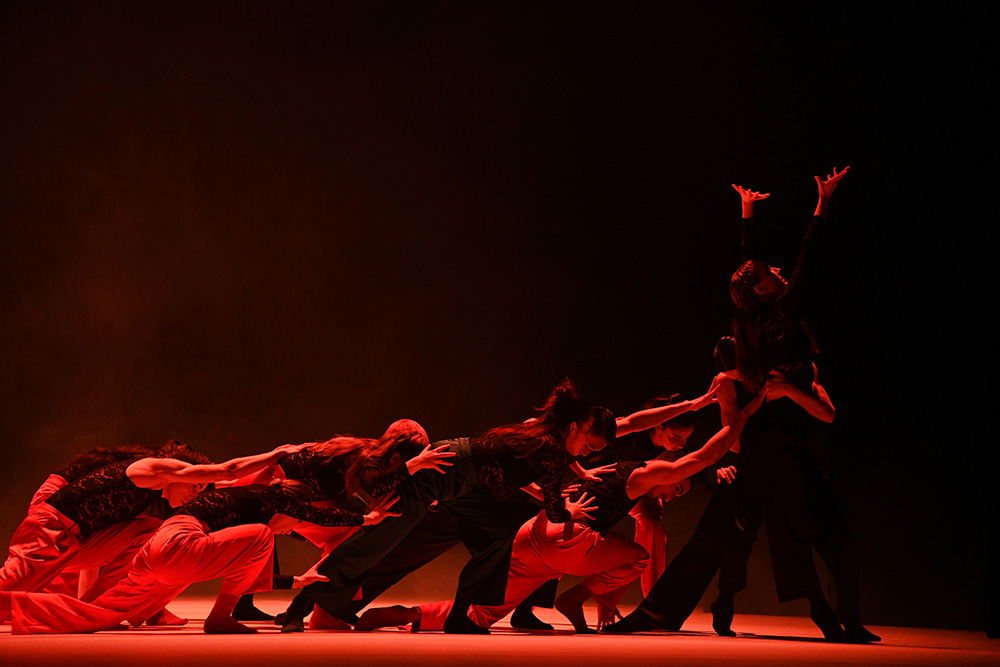 *Emotions of Dance* by Alex Kros; photos and background: Heiko Sandelmann
