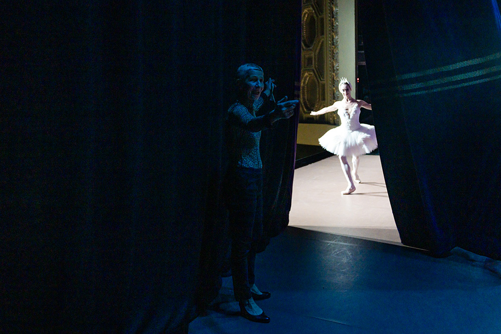 Angelika Bulfinsky at work; photo: Roman Novitzky