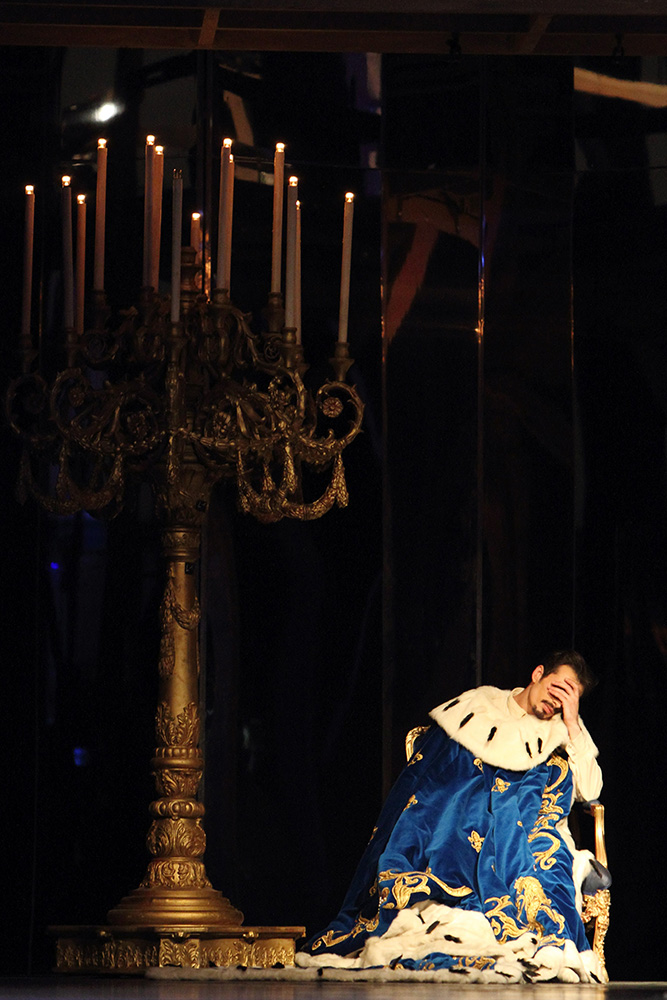 Tigran Mikayelyan in *Illusions – like Swan Lake* by John Neumeier, Bayerisches Staatsballett, 2011; photo: Bayerisches Staatsballett