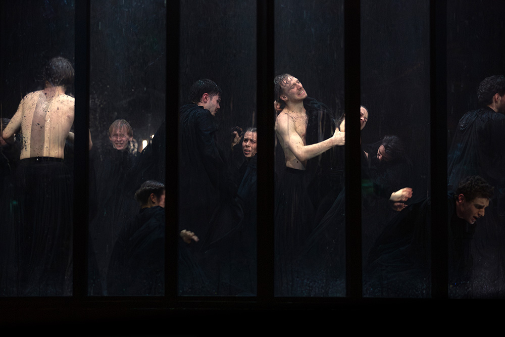 *Romeo + Julia* at Opera Ballet Vlaanderen; photo: Danny Willems