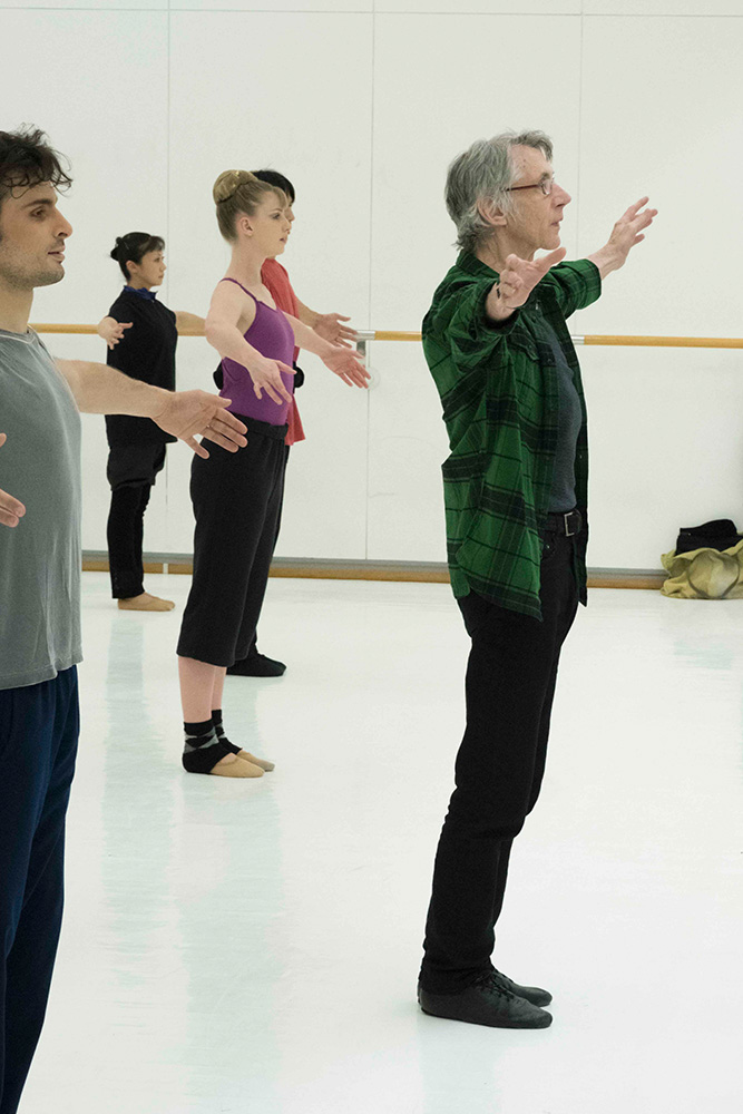 Robert North in the ballet studio in Krefeld; all photos: Matthias Stutte