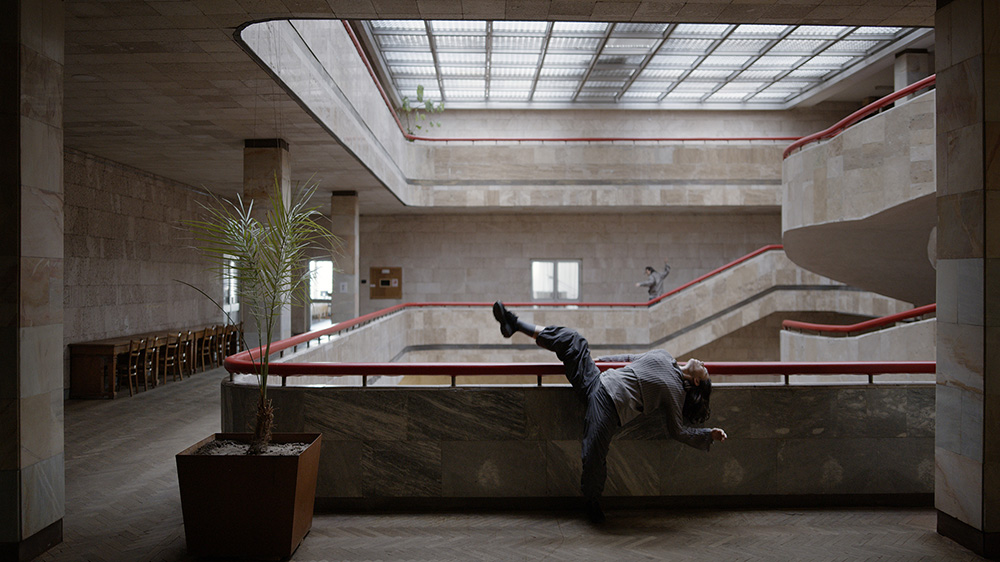 ARTE production *Dance plus City*: *Circus of Love and Lament* by Marta Pulk, with Arturs Nīgalis and Marite Supe, circus arena in Riga, Latvia; photo: Just a moment, Air Productions, Stellar Film, Tag Film, Moon Man, ARTE G.E.I.E.