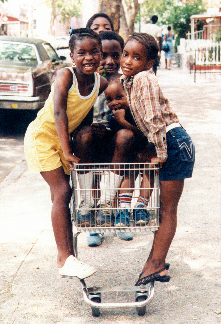 Jamel Shabazz, *Time of Innocence, Brooklyn, NYC 1980*; © Jamel Shabazz, Courtesy Galerie Bene Taschen, Köln