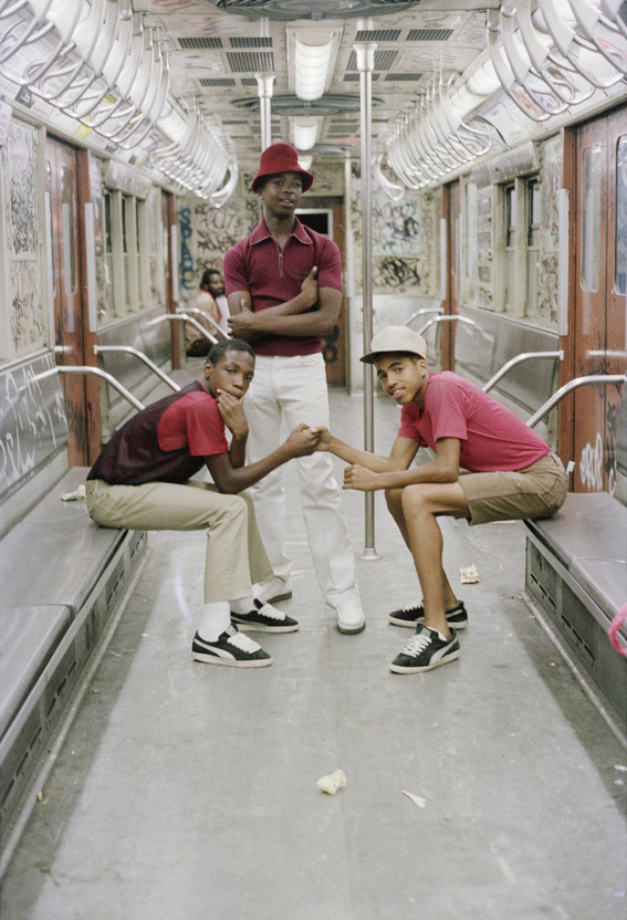 Jamel Shabazz, *Trio, Brooklyn, NYC 1980*; © Jamel Shabazz, Courtesy Galerie Bene Taschen, Köln
