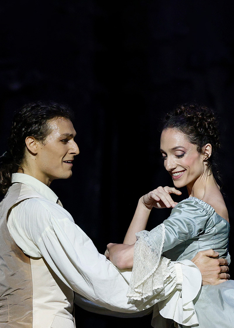 Dorothée Gilbert with Hugo Marchand in *L‘Histoire de Manon* by Kenneth MacMillan; photo: Maria-Helena Buckley