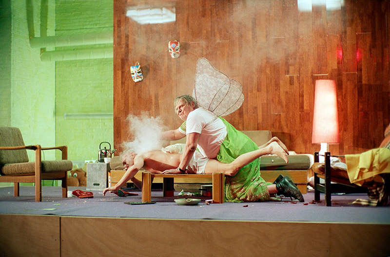 «Meine Schneekönigin», ein Märchen nach Hans Christian Andersen, Volksbühne Berlin 2004, Foto: Foto: David Baltzer 