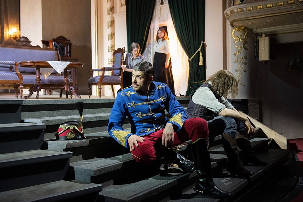 Aktuell in der Komischen Oper Berlin «Der »Zigeuner«baron» von Johann Strauss in einer Inszenierung von Tobias Kratzer und seinem Team, Foto: Monika Rittershaus