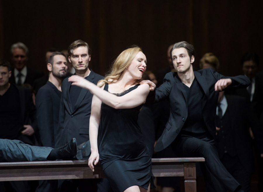 Sara Jakubiak in «Das Wunder der Heliane», Deutsche Oper Berlin, Foto: Monika Rittershaus
