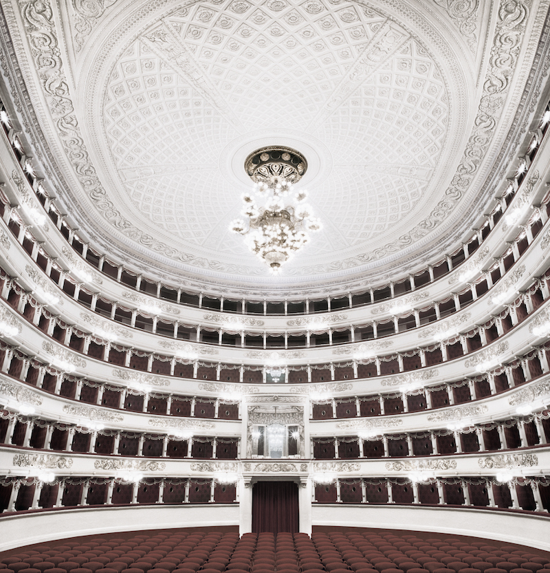 'Milano' from the series 'Fratelli d’Italia’, Matthias Schaller, 2005 – 2016.