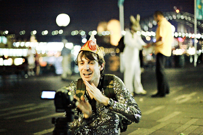 Bastian Trost in Gob Squads «Super Night Shot» in der Bonner Innenstadt, Foto: Prudence Upton